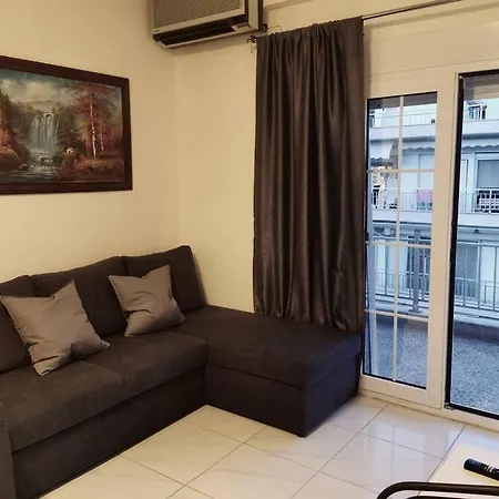 With 3 Just 1 Min From The And Free Public Parking Peraía
