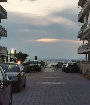 With 3 Just 1 Min From The And Free Public Parking Appartamento